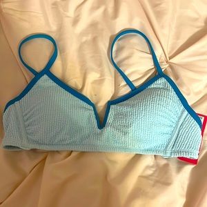 Juniors bikini top, size medium, new with tags